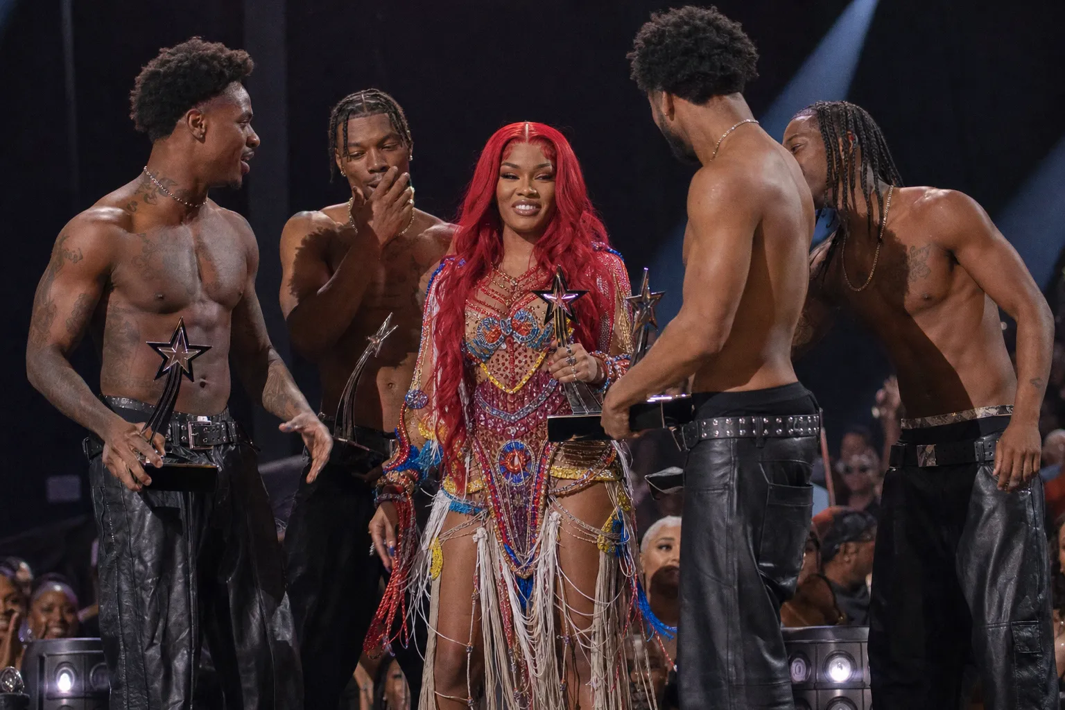 Итоги BET Awards 2026: триумф Тейаны Тейлор и звездные гости