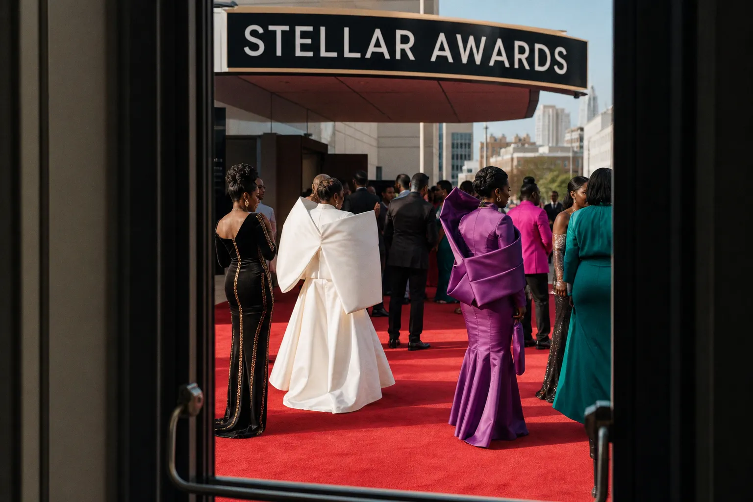 Мода на Stellar Gospel Music Awards: архитектурные силуэты и смелые цветовые решения